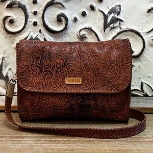 Consuela Sally Chrissy Clutch